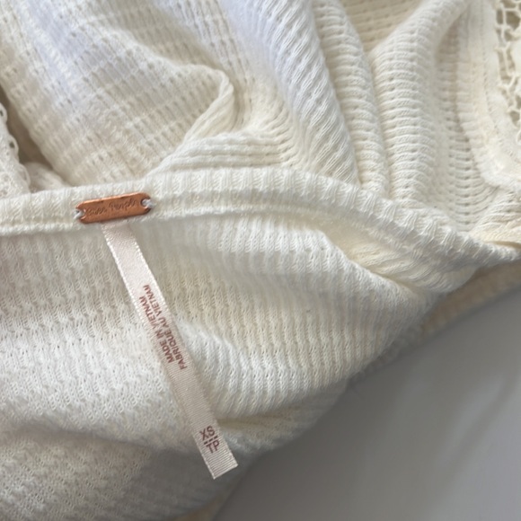 Free people lace crochet thermal - Picture 3 of 5